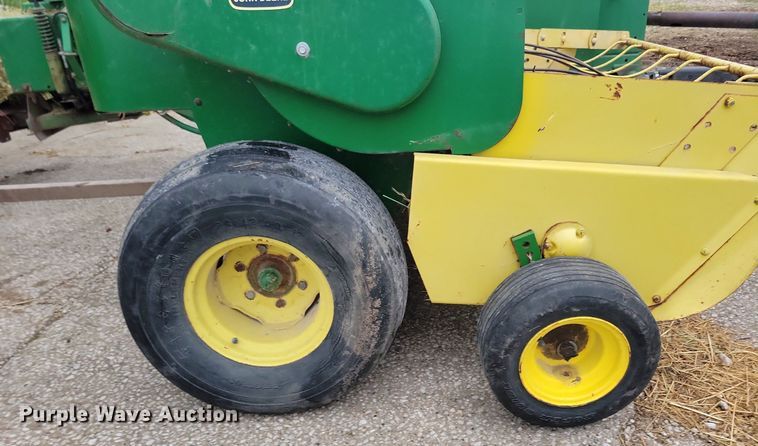 image for item DG0650 John Deere 348 small square baler