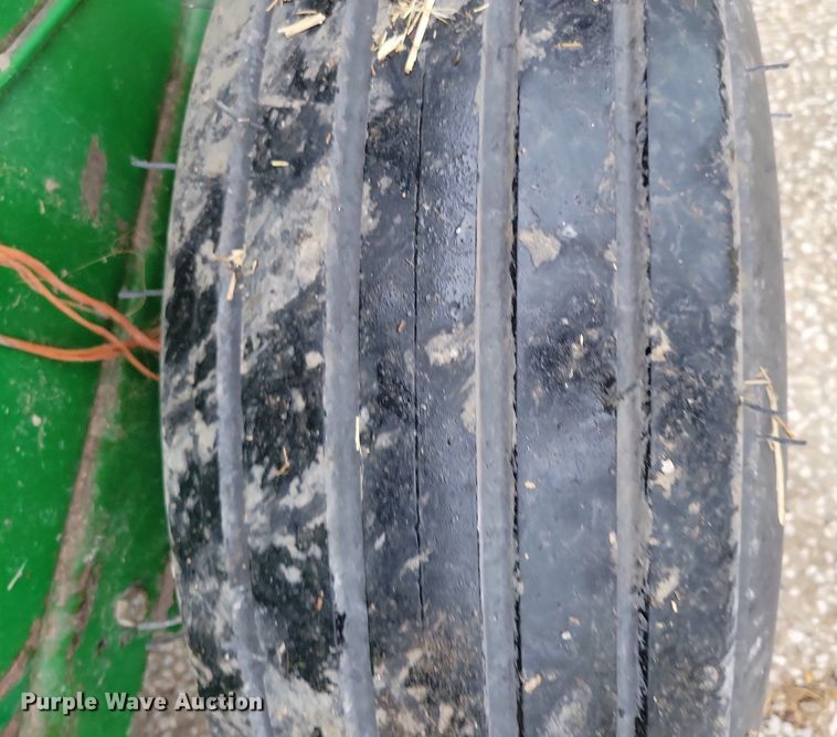 image for item DG0650 John Deere 348 small square baler