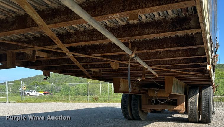 image for item DI0418 1993 Wilkins walking floor trailer