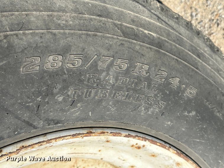 image for item DI0418 1993 Wilkins walking floor trailer