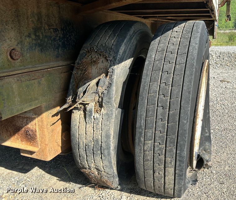 image for item DI0418 1993 Wilkins walking floor trailer