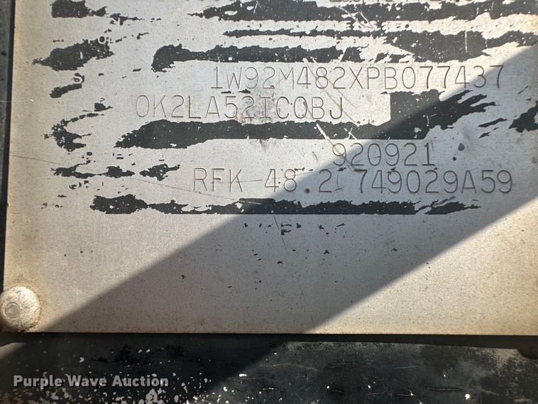 image for item DI0418 1993 Wilkins walking floor trailer