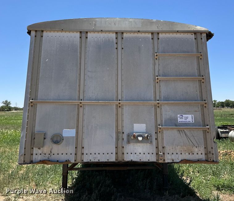 image for item DK6641 1983 Merrit 420-10 grain trailer