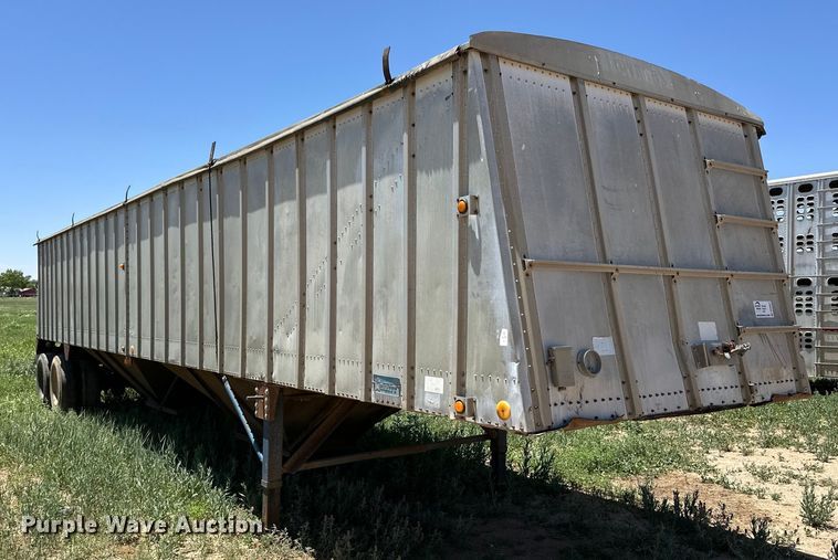 image for item DK6641 1983 Merrit 420-10 grain trailer