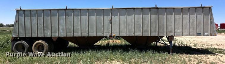 image for item DK6641 1983 Merrit 420-10 grain trailer