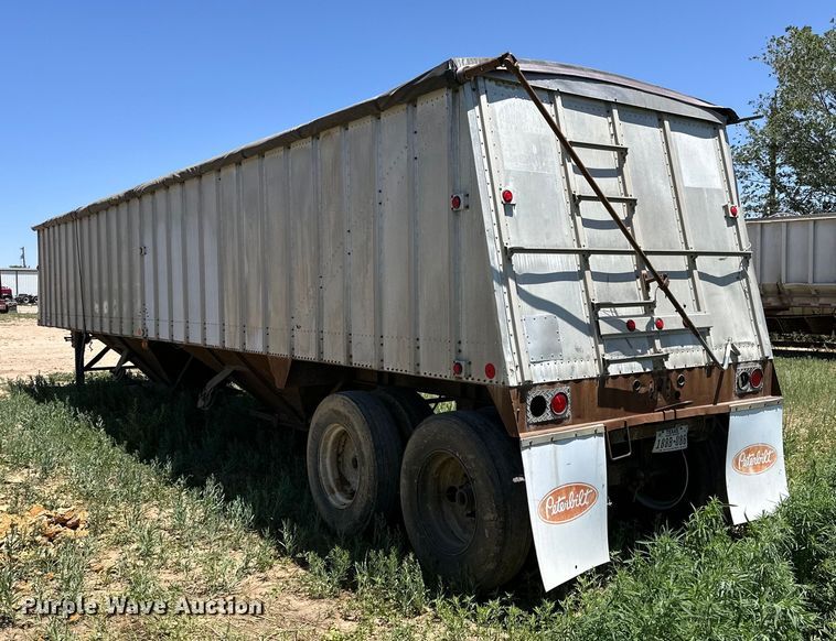 image for item DK6641 1983 Merrit 420-10 grain trailer