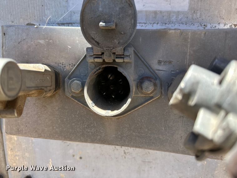 image for item DK6641 1983 Merrit 420-10 grain trailer