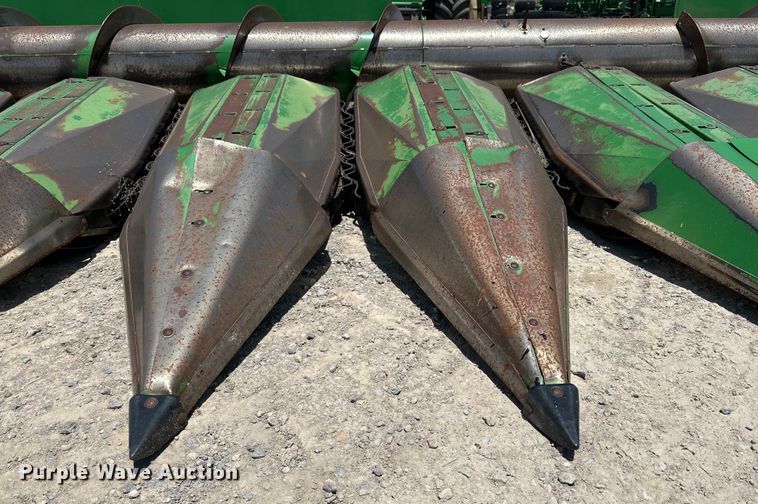 image for item DK6660 John Deere 653A all-crop head