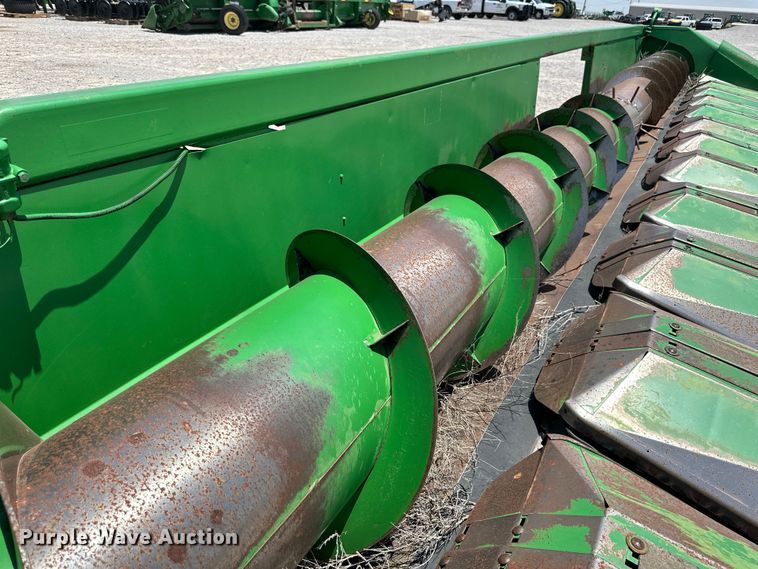 image for item DK6660 John Deere 653A all-crop head