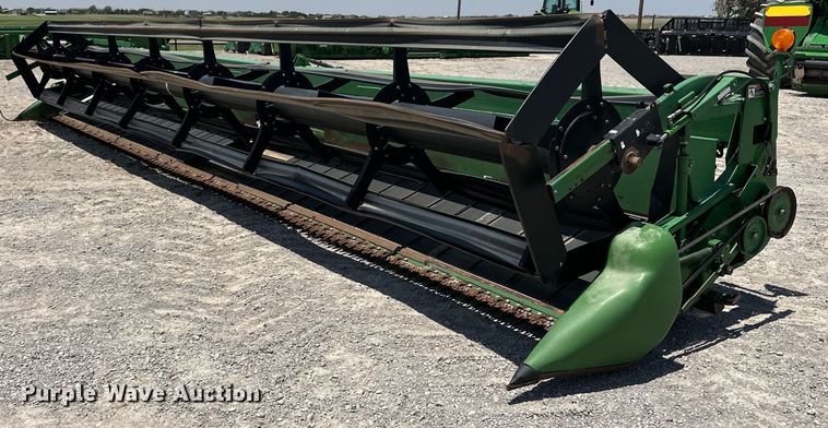 image for item DK6661 John Deere draper head