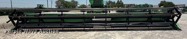 image for item DK6661 John Deere draper head