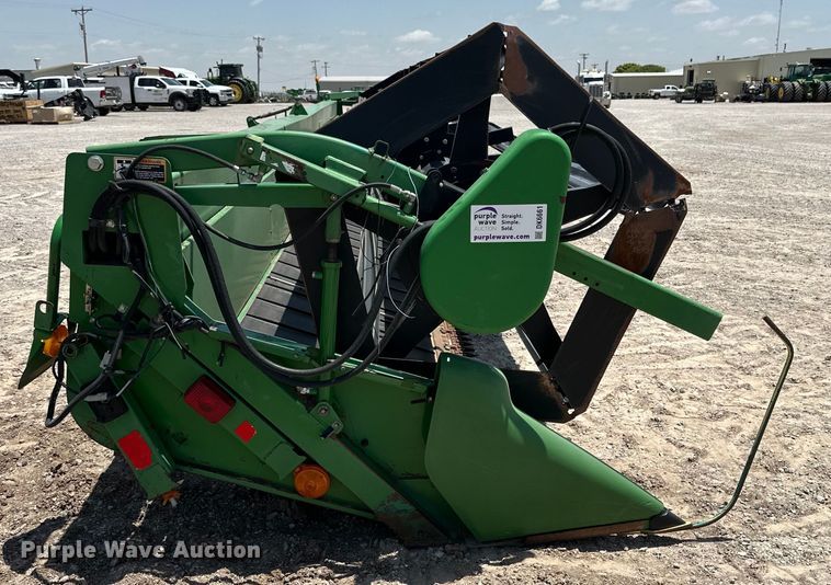 image for item DK6661 John Deere draper head