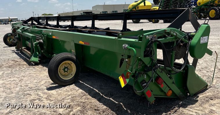 image for item DK6661 John Deere draper head