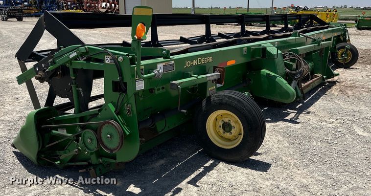 image for item DK6661 John Deere draper head