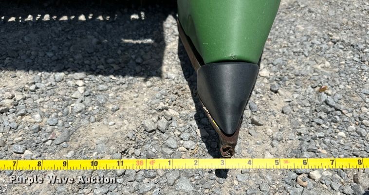 image for item DK6661 John Deere draper head