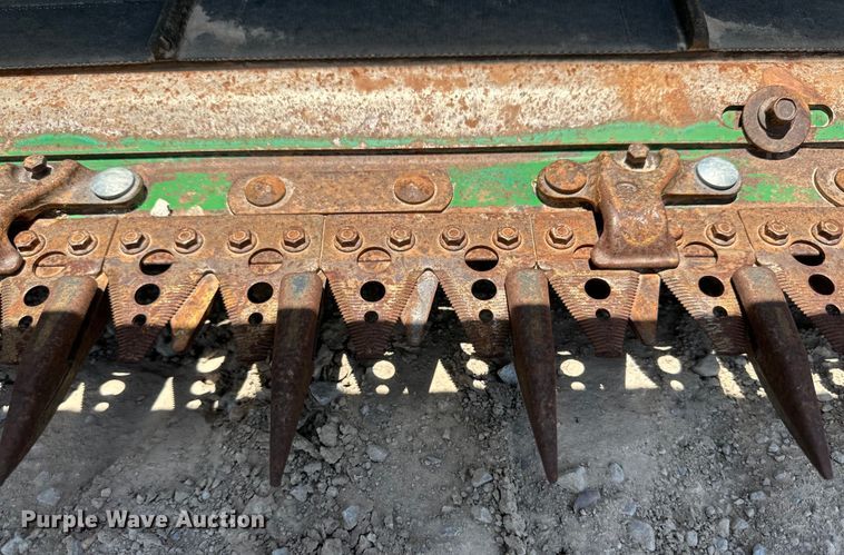 image for item DK6661 John Deere draper head