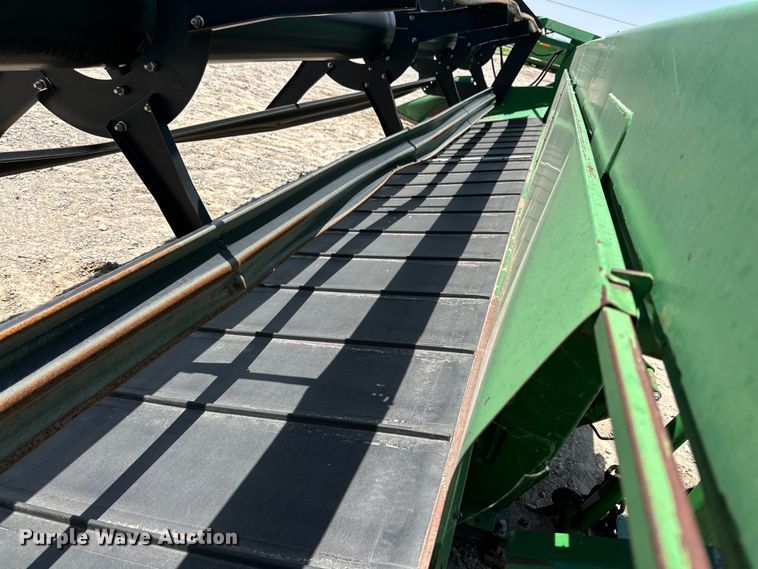 image for item DK6661 John Deere draper head