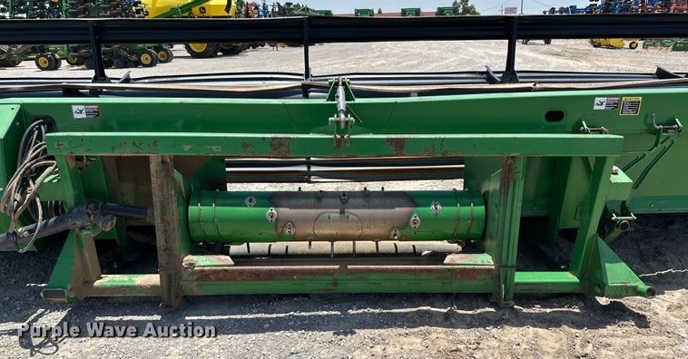 image for item DK6661 John Deere draper head