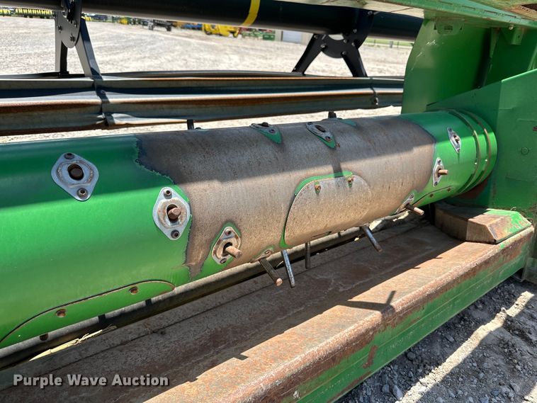 image for item DK6661 John Deere draper head