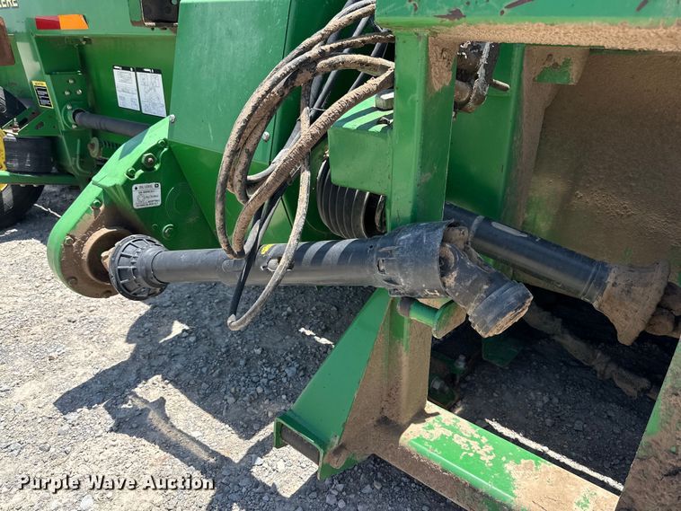 image for item DK6661 John Deere draper head