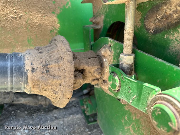 image for item DK6661 John Deere draper head