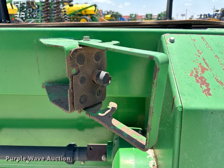 image for item DK6661 John Deere draper head