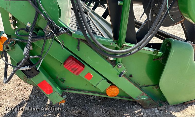 image for item DK6661 John Deere draper head