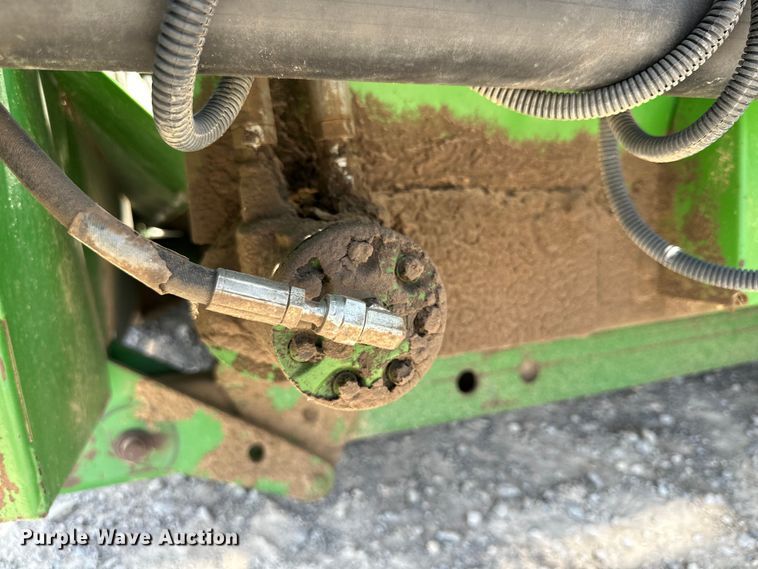 image for item DK6661 John Deere draper head