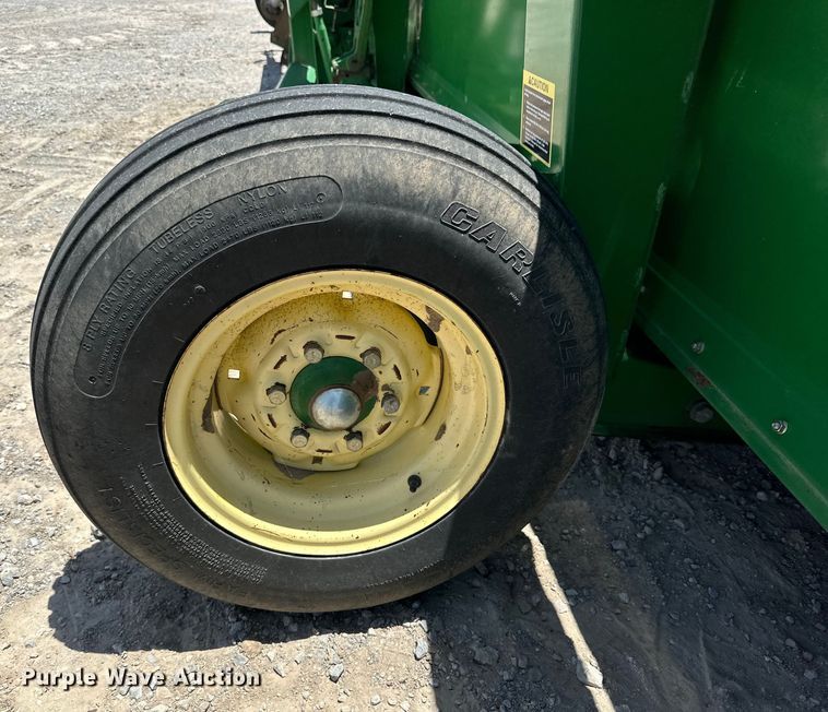 image for item DK6661 John Deere draper head