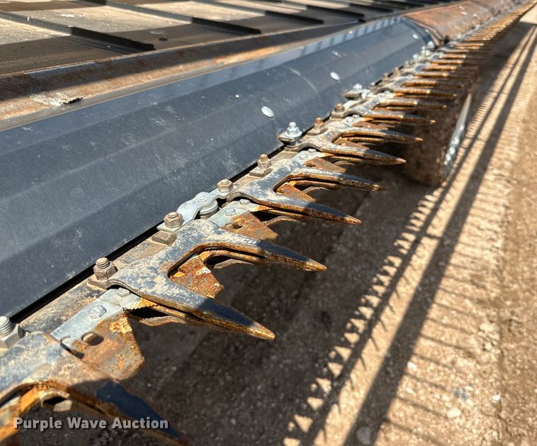 image for item DK6666 New Holland 88C draper head