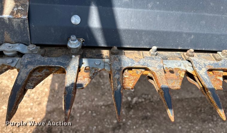 image for item DK6666 New Holland 88C draper head