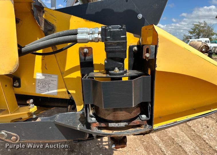 image for item DK6666 New Holland 88C draper head