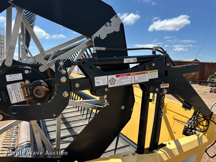 image for item DK6666 New Holland 88C draper head