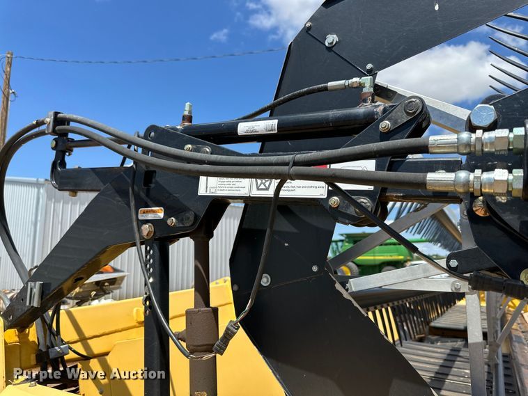 image for item DK6666 New Holland 88C draper head