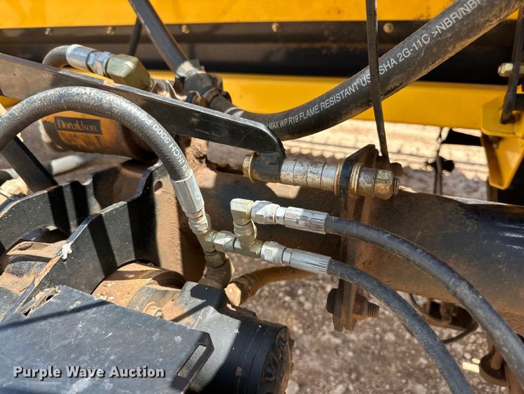 image for item DK6666 New Holland 88C draper head