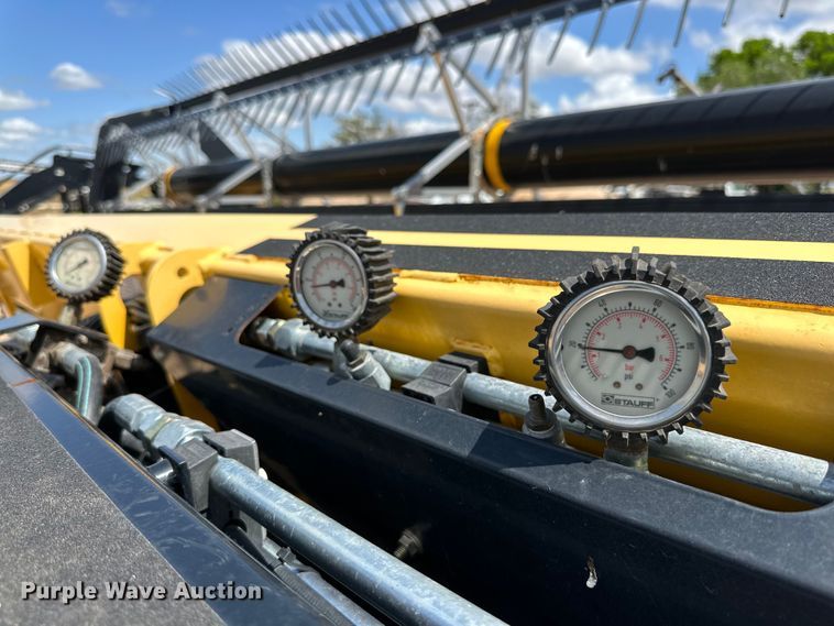 image for item DK6666 New Holland 88C draper head