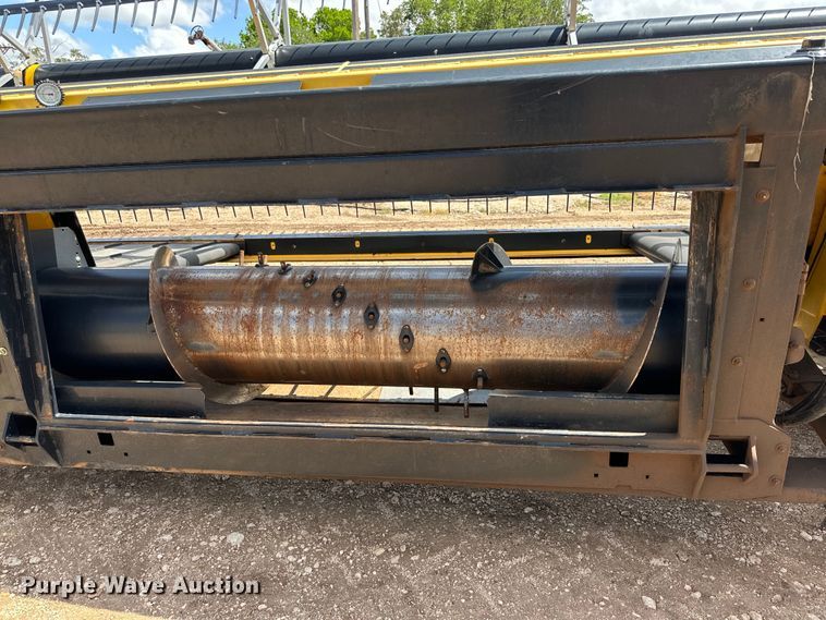 image for item DK6666 New Holland 88C draper head