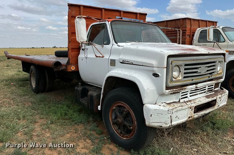 image for item DK6873 1975 Chevrolet C65 flatbed truck
