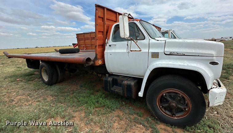 image for item DK6873 1975 Chevrolet C65 flatbed truck