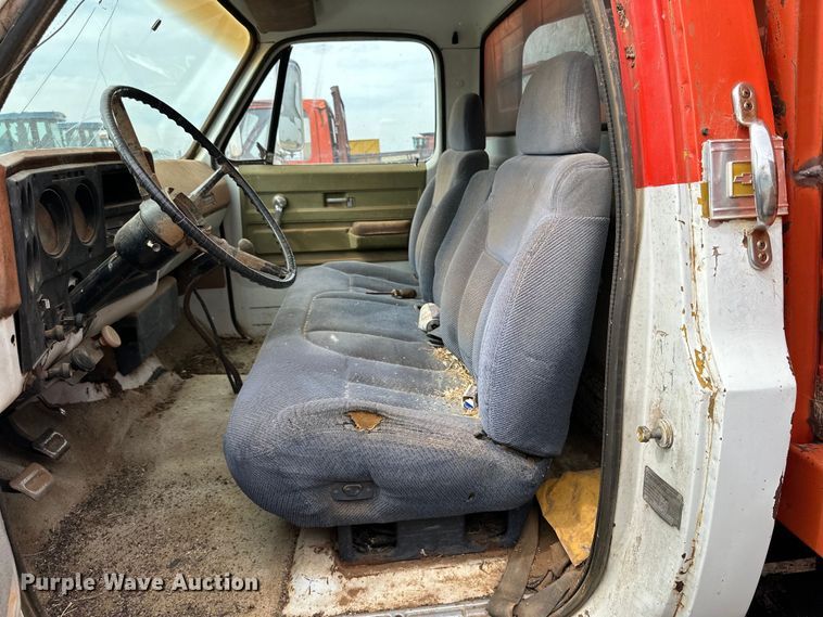 image for item DK6873 1975 Chevrolet C65 flatbed truck