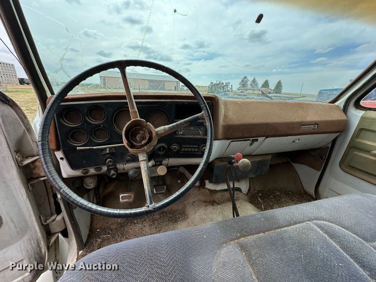 image for item DK6873 1975 Chevrolet C65 flatbed truck