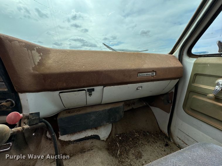 image for item DK6873 1975 Chevrolet C65 flatbed truck