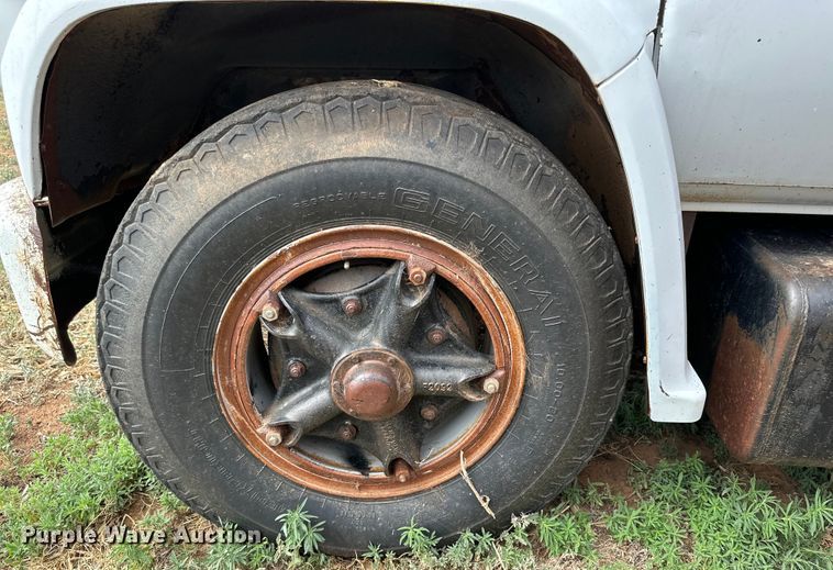 image for item DK6873 1975 Chevrolet C65 flatbed truck