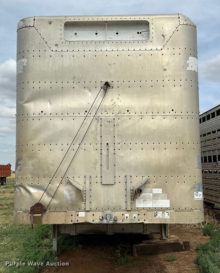 image for item DK6876 1995 Wilson PSDCL=302 livestock trailer