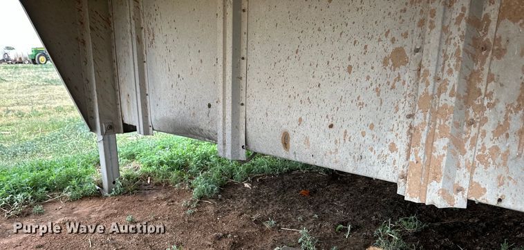 image for item DK6876 1995 Wilson PSDCL=302 livestock trailer