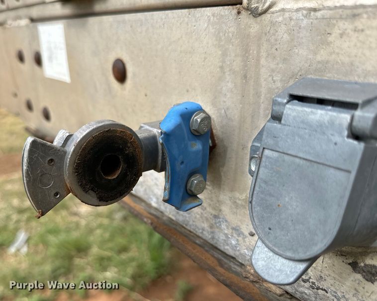 image for item DK6876 1995 Wilson PSDCL=302 livestock trailer