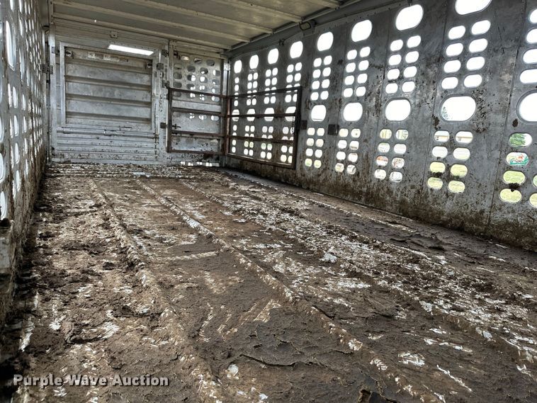 image for item DK6876 1995 Wilson PSDCL=302 livestock trailer