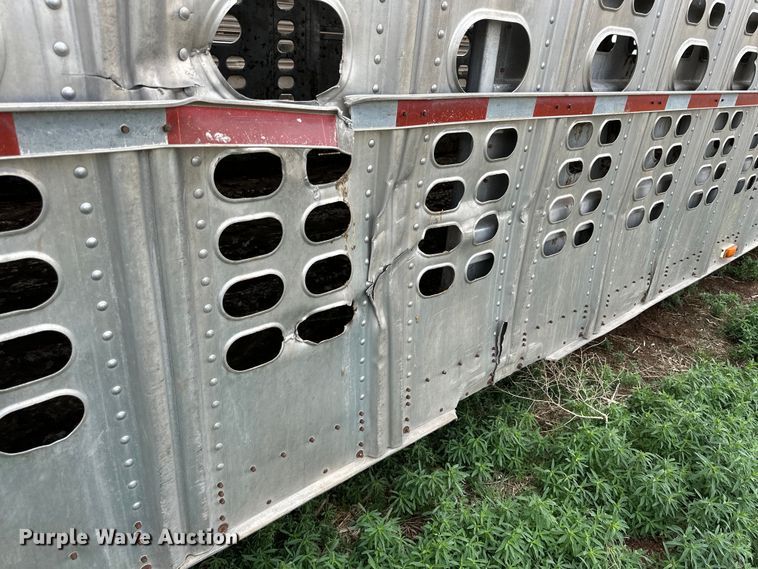 image for item DK6876 1995 Wilson PSDCL=302 livestock trailer
