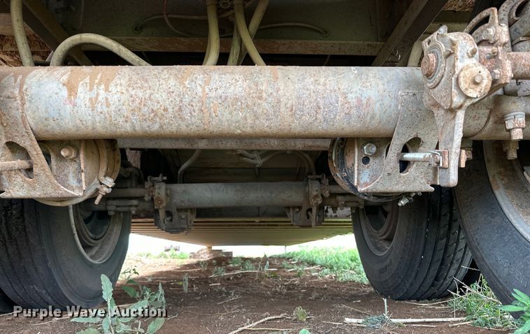 image for item DK6876 1995 Wilson PSDCL=302 livestock trailer