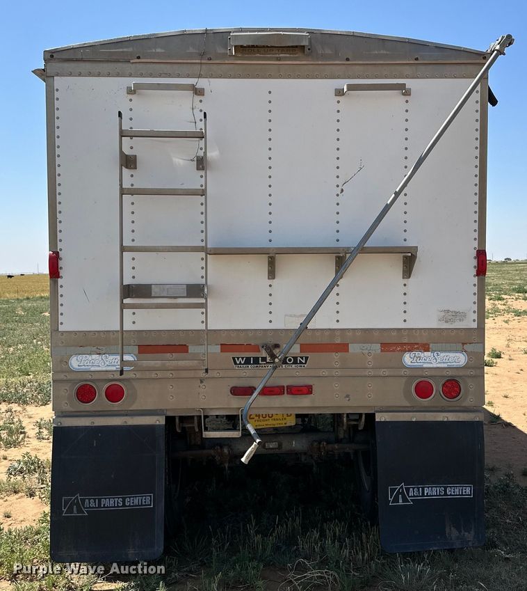 image for item DK6892 1993 Wilson DWH-200 grain trailer